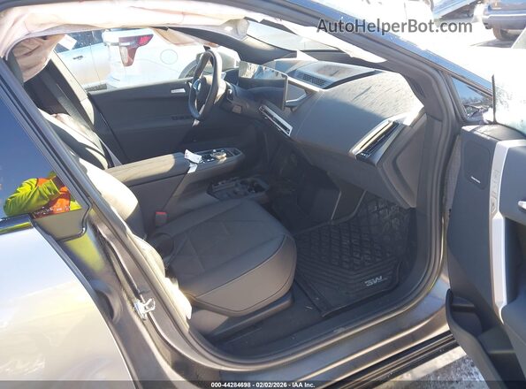WB543CF04TCW81876 2026 BMW IX Серебряный Вид салона спереди