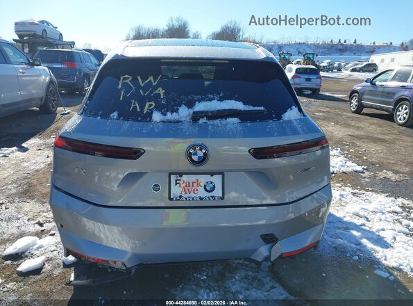 WB543CF04TCW81876 2026 BMW IX Серебряный 
