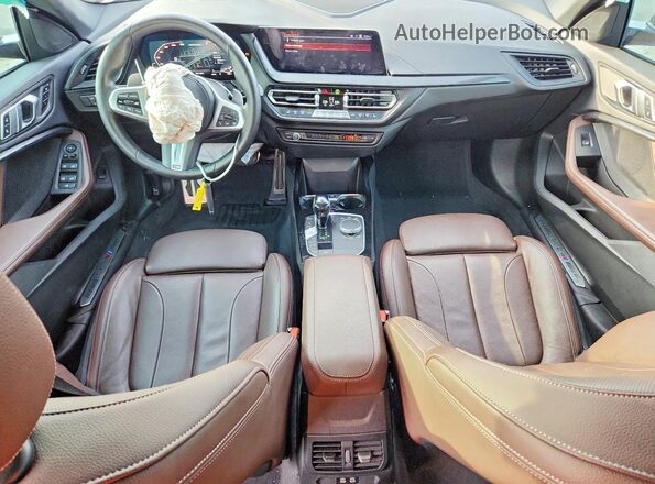 WBA13AL00N7J96983 2022 BMW M2 White Widok deski rozdzielczej
