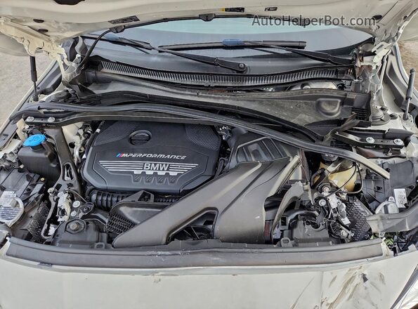 WBA13AL00N7J96983 2022 BMW M2 White Widok wnętrza z tyłu