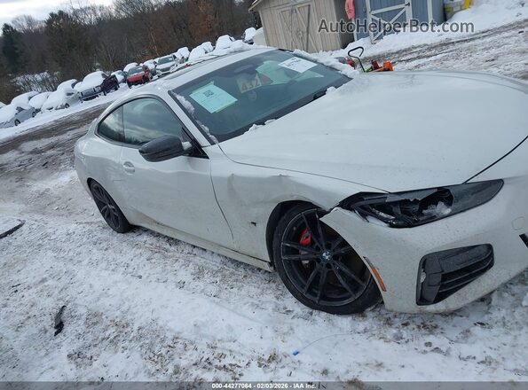 WBA13AR03PCL24683 2023 BMW M4 White Սալոնի հետևի տեսք