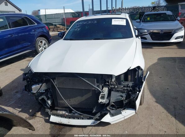 WBA2G3C56HV641095 2017 BMW M2 White Widok wnętrza z tyłu