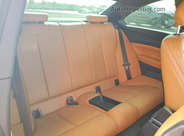 WBA2J5C57JVC07161 2018 BMW M2 Black Vista de los asientos traseros