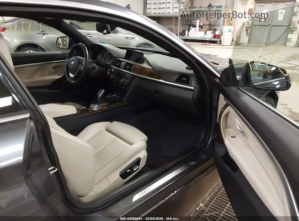 WBA4R9C55HK680980 2017 BMW OTHER Зеленый Вид салона спереди
