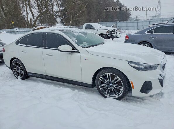 WBA53FJ0XRCP13012 2024 BMW 5 SERIES White Przód prawy
