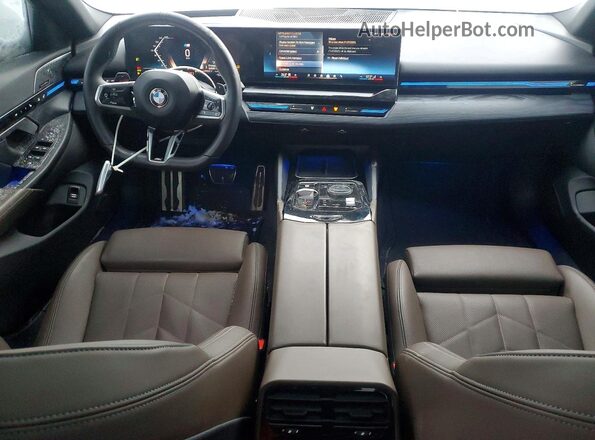 WBA53FJ0XRCP13012 2024 BMW 5 SERIES White Widok deski rozdzielczej