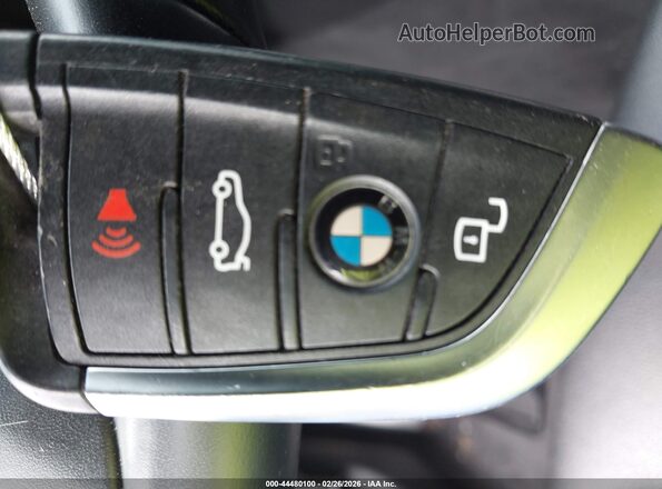 WBA63AT08NCJ51917 2022 BMW M4 Бордовый Вид панели приборов