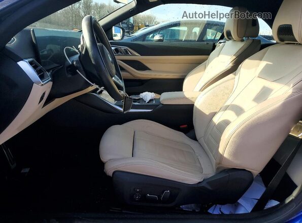 WBA63AT09RCP78115 2024 BMW M4 Blue Вид салону спереду