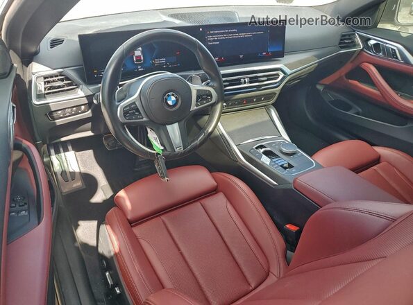 WBA83AP03RCR28884 2024 BMW M4 White Вид панелі приладів