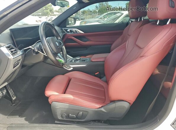 WBA83AP03RCR28884 2024 BMW M4 White Вид салону спереду