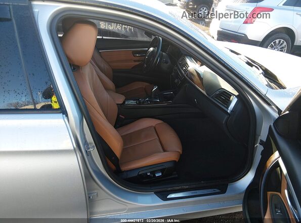WBA8B9C57JAE22271 2018 BMW OTHER Gray Widok wnętrza z przodu