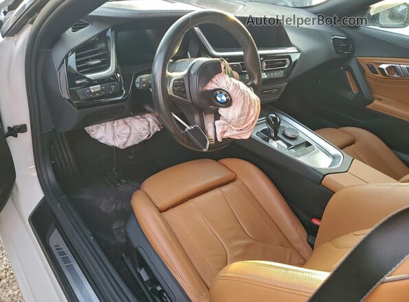WBAHF3C03PWY10113 2023 BMW Z4 Белый Вид панели приборов