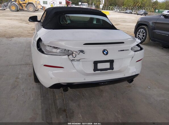 WBAHF3C51KWW44002 2019 BMW Z4 Белый Вид панели приборов