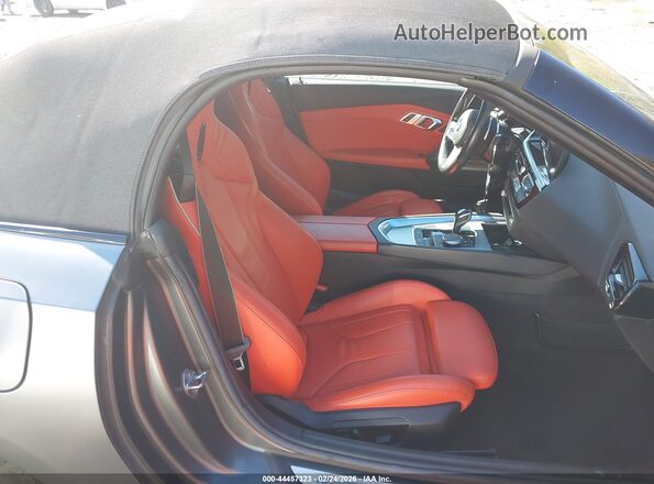 WBAHF3C5XKWW39803 2019 BMW Z4 Blue Vista de la etiqueta del VIN
