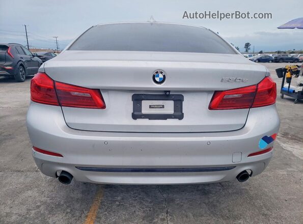 WBAJA9C51JB033458 2018 BMW 5 SERIES Серебряный Вид сзади
