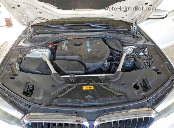 WBAJB1C57JB374801 2018 BMW OTHER White Вид задньої частини салону