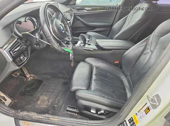 WBAJE7C59KWW09560 2019 BMW OTHER White წინა სალონის ხედი