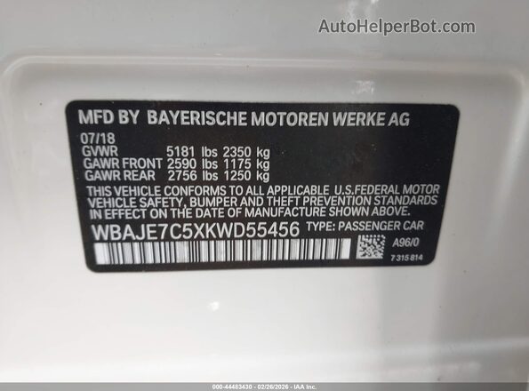 WBAJE7C5XKWD55456 2019 BMW 5 SERIES Белый Вид подкапотного пространства