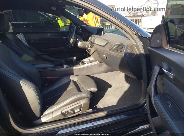 WBS1J5C52J7B70239 2018 BMW M2 Black Widok wnętrza z przodu