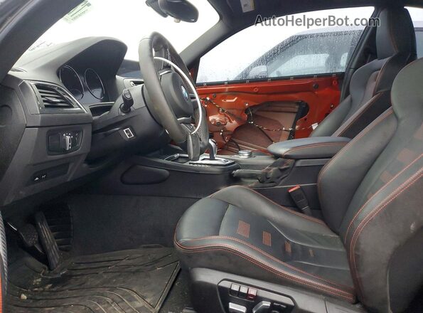 WBS2U7C59K7D30044 2019 BMW M2 Красный Вид салона спереди