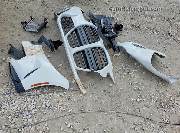 WBS33BA01RCP31314 2024 BMW M4 Белый Вид подкапотного пространства