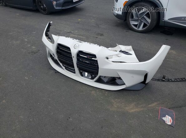 WBS33BA04PCL22253 2023 BMW M4 White Vista del compartimento del motor