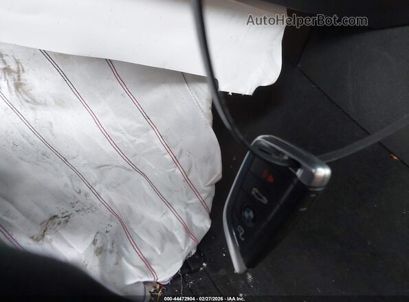 WBS33BA08RCP12811 2024 BMW M4 Красный Вид панели приборов