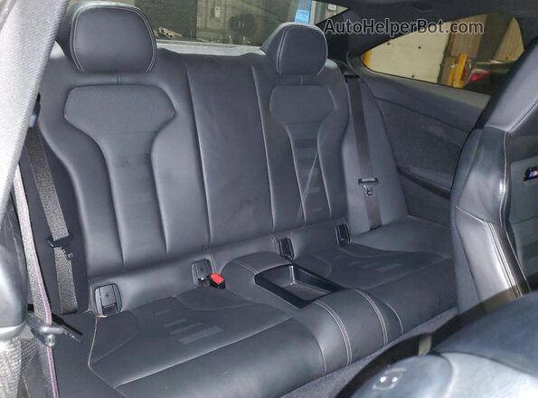 WBS3S7C03LAH85135 2020 BMW M4 White Vista de los asientos traseros