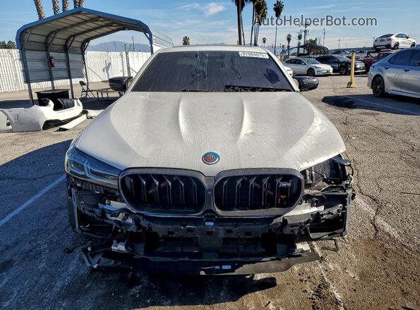 WBS83CH01NCJ40475 2022 BMW M5 Белый Вид спереди