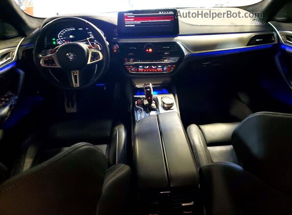 WBS83CH03PCL49056 2023 BMW M5 Белый Вид панели приборов