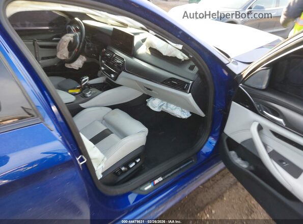 WBS83CH06PCL40075 2023 BMW M5 Синий Вид салона спереди