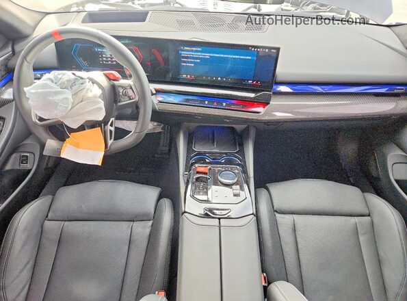 WBS83FK04TCV63316 2026 BMW M5 Черный Вид панели приборов