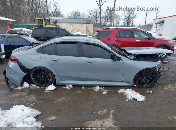WBS83FK05TCV68511 2026 BMW M5 Gray Vista del cuadro de instrumentos