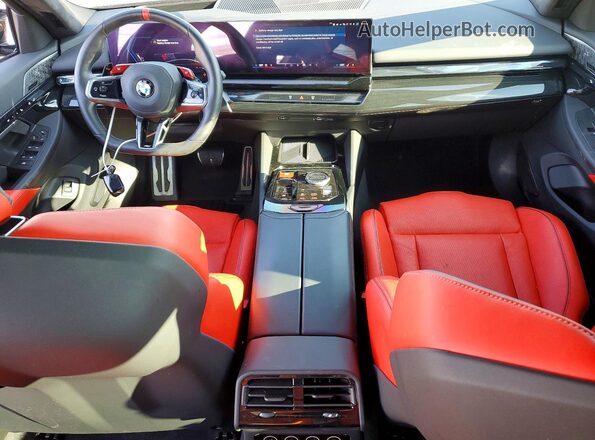 WBS83GV05SCU45064 2025 BMW M5 Угольный Вид панели приборов