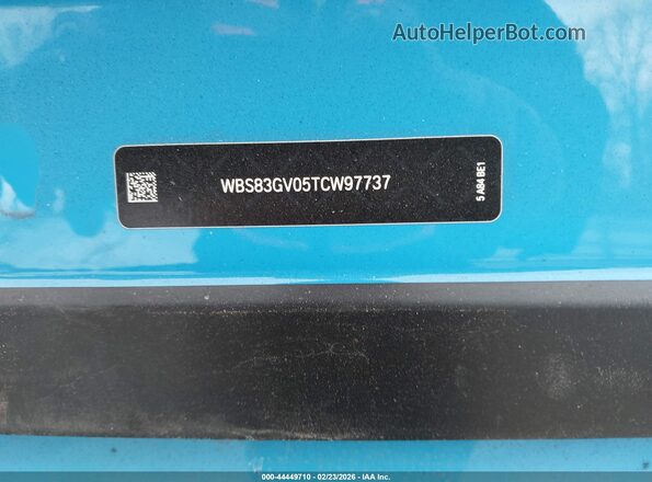 WBS83GV05TCW97737 2026 BMW M5 Blue ძრავის განყოფილების ხედი