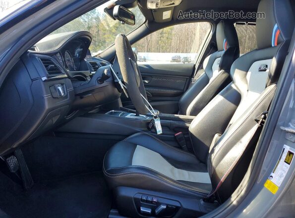 WBS8M9C59J5L00524 2018 BMW M3 Серый Вид салона спереди