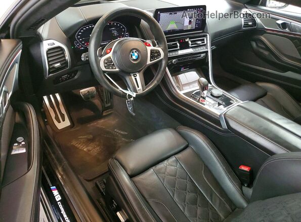 WBSAE0C02PCL26790 2023 BMW M8 Black Widok deski rozdzielczej