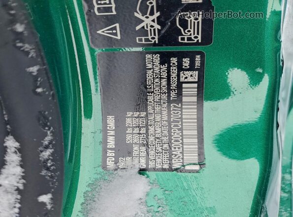 WBSAE0C06PCL70372 2023 BMW M8 Green Widok komory silnika
