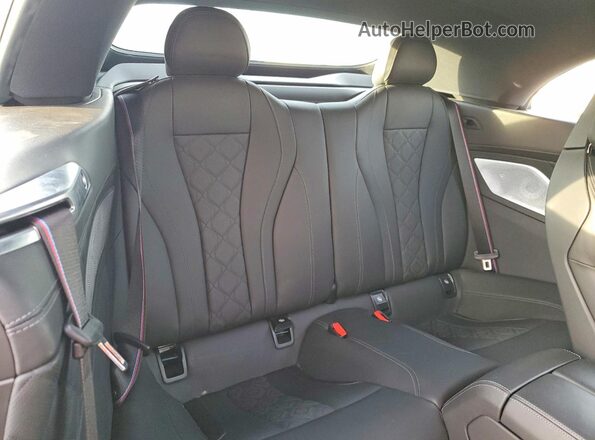WBSDZ0C06PCL97640 2023 BMW M8 Blue Widok tylnych siedzeń