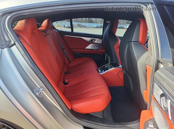 WBSGV0C07LCE47872 2020 BMW M8 Gray Widok tylnych siedzeń