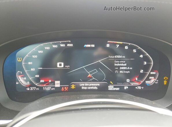 WBSJF0C08LCD41353 2020 BMW M5 Charcoal ხელსაწყოთა პანელის ხედი