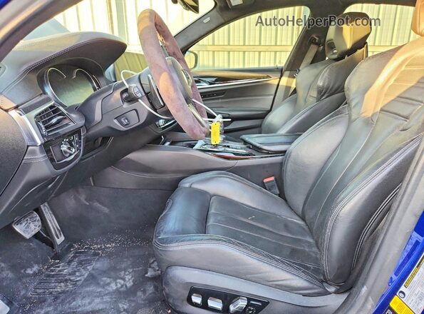 WBSJF0C59JB282440 2018 BMW M5 Blue Widok wnętrza z przodu