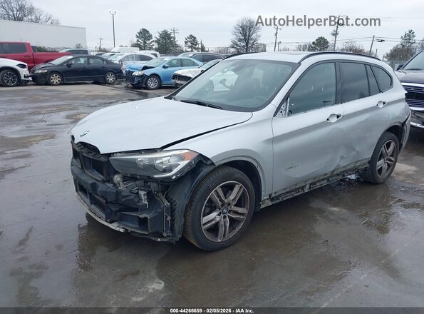 WBXHT3C31G5E51359 2016 BMW X1 Серебряный Вид спереди