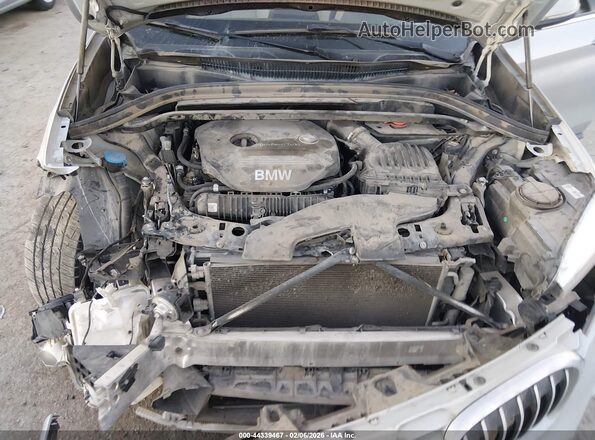 WBXHT3C34J5L34105 2018 BMW X1 Silver Вид ззаду