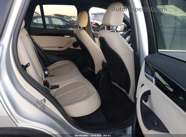 WBXHT3C34J5L34105 2018 BMW X1 Silver Вид наклейки з VIN-кодом