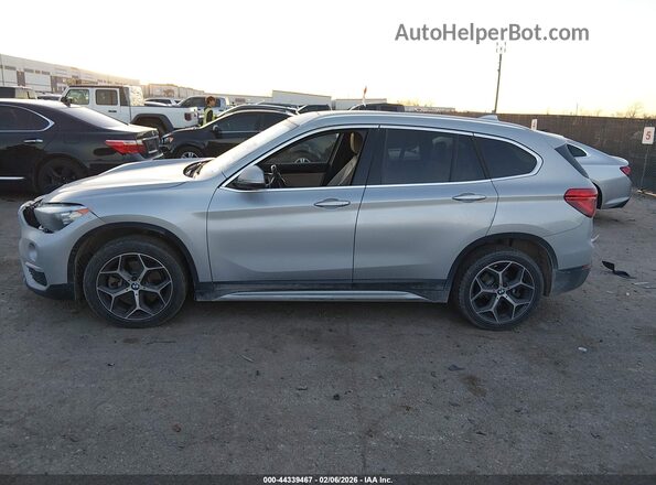 WBXHT3C34J5L34105 2018 BMW X1 Silver Панорамний вид салону 360°