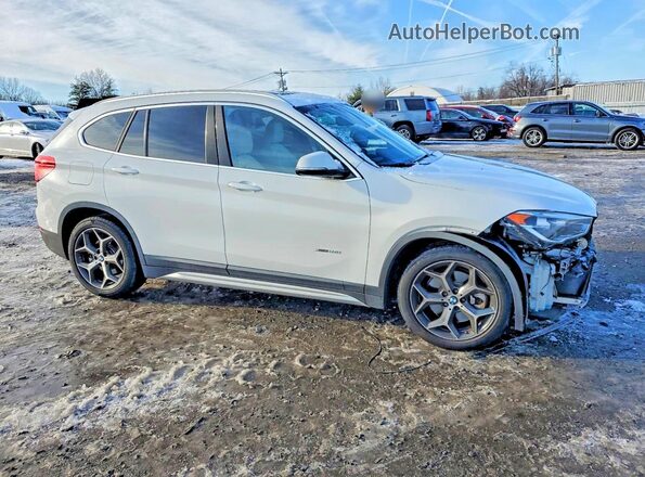 WBXHT3C39H5F70651 2017 BMW X1 White Передня права чверть