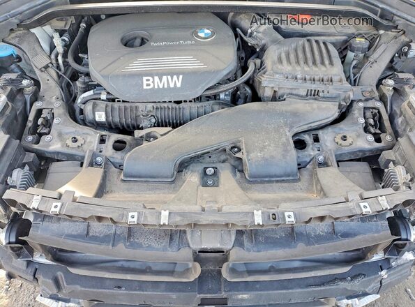 WBXHT3C39H5F70651 2017 BMW X1 White Вид підкапотного простору