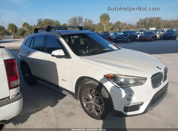 WBXHT3C3XGP881005 2016 BMW X1 White Widok wnętrza z tyłu