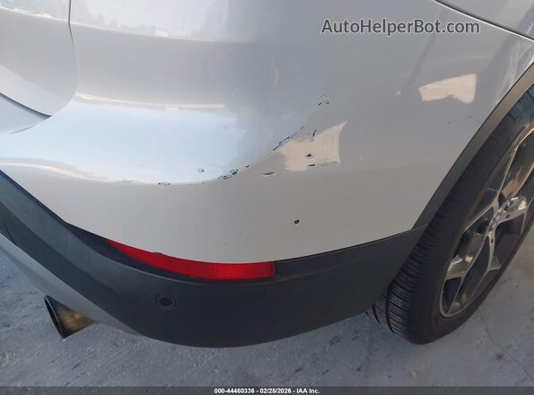 WBXHT3C3XGP881005 2016 BMW X1 White Widok z przodu